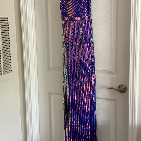 Prom or party dress. - Picture 4 of 6